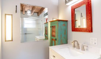 929 AVENIDA ESTRELLITA NE, Albuquerque, NM 87110