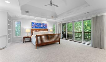 6829 LITTLE RIVER Tpke, Annandale, VA 22003