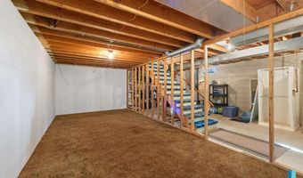 404 Jefferson Dr, Alcester, SD 57001