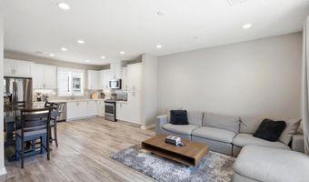 2572 S Escondido Blvd 808, Escondido, CA 92025