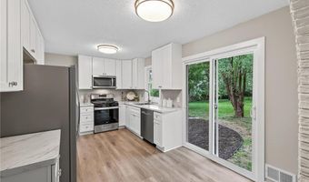 729 40th Ln, Anoka, MN 55303