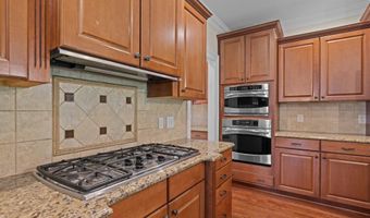3005 Canopy Woods Dr, Apex, NC 27539