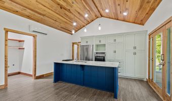 6559 Poston Rd, Athens, OH 45701