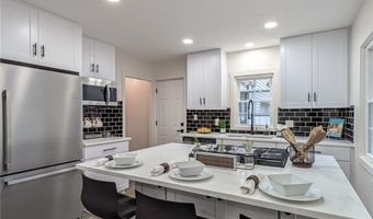 1872 Pickle Rd, Akron, OH 44312