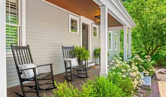 17 Canterbury Ln, Bedford, NH 03110