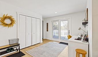 816 Riverside Dr, Augusta, ME 04330