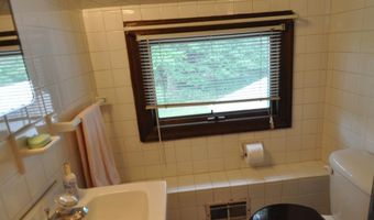 19 Clark Pl, Avenel, NJ 07001