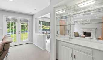 7556 PEPPERELL Dr, Bethesda, MD 20817