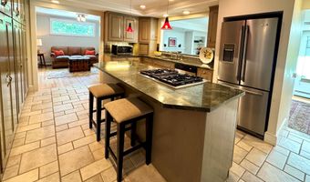 754 Rustic Ln, Cheshire, CT 06410