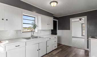 213 W COTTONWOOD St, Archer City, TX 76351