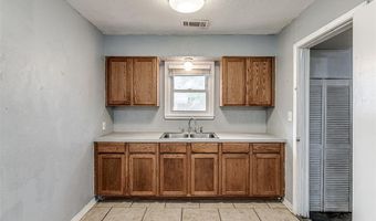 7007 NW 48th St, Bethany, OK 73008