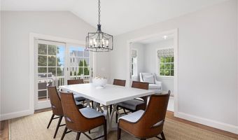 10 Linden Gate Ln, Newport, RI 02840