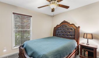 269 Braeshire Dr, Ballwin, MO 63021