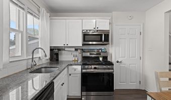 5 TRINITY Pl, Barrington, NJ 08007