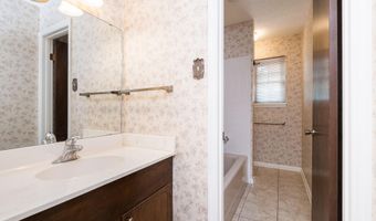 304 Dogwood Dr, Benton, AR 72019