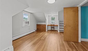 56 Brookfield Dr, Cranston, RI 02920