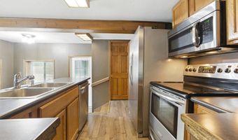 714 Hazel St, Auburn, IN 46706