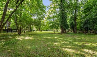 12104 Locust Ln, Anchorage, KY 40223
