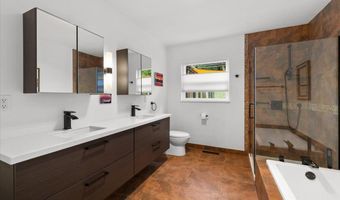 1840 Crestview Dr, Ashland, OR 97520