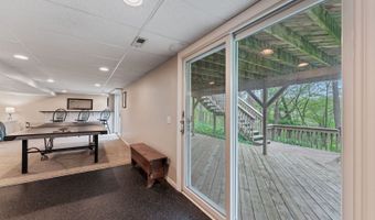 635 Oakview Dr, Algonquin, IL 60102