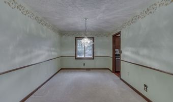 1640 Ridge Hill Ln, Indianapolis, IN 46217