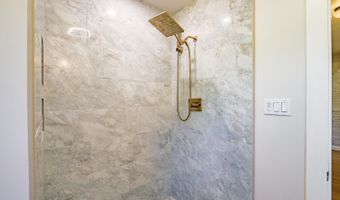 221 Lincolnville Ave, Belfast, ME 04915