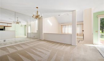 96 Nipmuc Trl B, North Providence, RI 02904