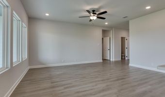 222 Brood Dr, Adkins, TX 78101