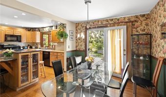 10 Bartlett Rd, Middletown, RI 02842