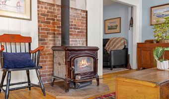 24 Liberty St, Clinton, CT 06413