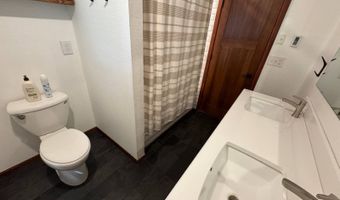 322 5th St E, Bottineau, ND 58318