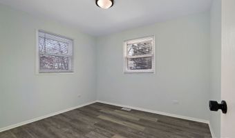 197 Maplewood Dr, Antioch, IL 60002