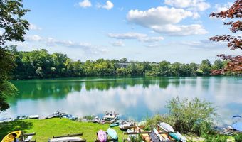 1295 Lake Shore Dr 206 B, Columbus, OH 43204