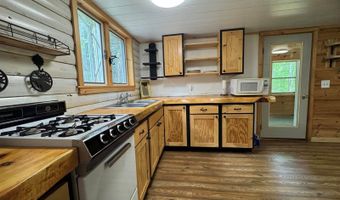 6 Maple Dr, Abbot, ME 04406