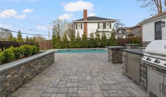 7 Champlin St, Newport, RI 02840