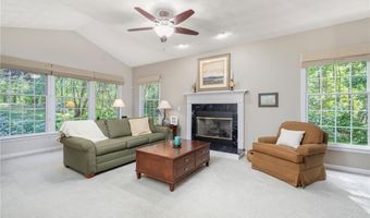 11 Prides Crossing Ln, North Kingstown, RI 02874