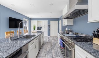 35 Provident Pl, Coventry, RI 02816