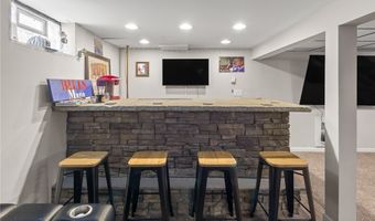 146 Woodcrest Dr, Amherst, NY 14226