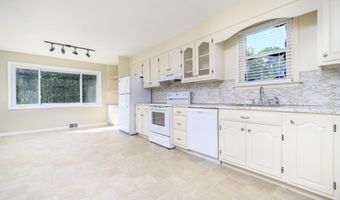 43 Plankton St, Bridgeport, CT 06606