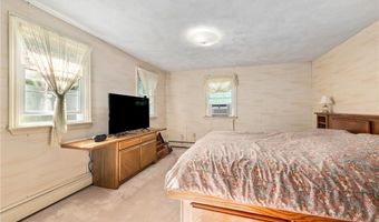 20 Adirondack Dr, East Greenwich, RI 02818