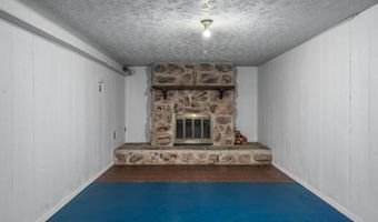 325 W 61ST Pl, Davenport, IA 52806