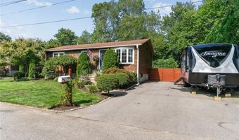 72 Winifred Ave, Warwick, RI 02889