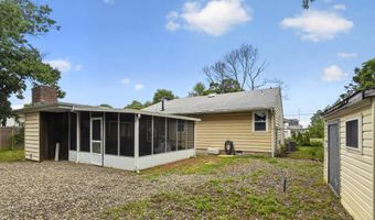 28 CEDAR St, Bayville, NJ 08721