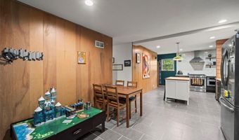 7204 Rockspring Dr, Affton, MO 63123