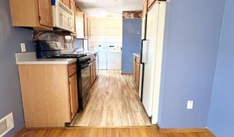 28 Chain Blvd, Bayville, NJ 08721