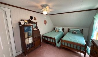 28 Charles St, Belfast, ME 04915