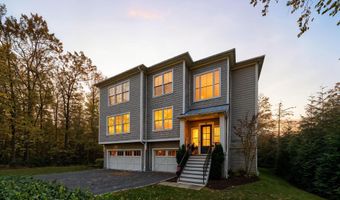 90 E LAKE Dr, Annapolis, MD 21403