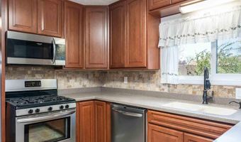 303 MESA Dr, Aztec, NM 87410