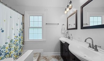 1130 17TH St S, Arlington, VA 22202