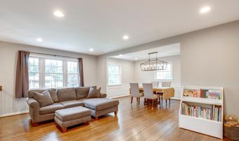 8217 CINDY Ln, Bethesda, MD 20817